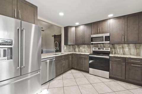 5111 Eagle Drive, Fort Pierce FL - photo 7 of 37