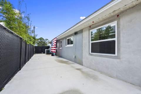 5111 Eagle Drive, Fort Pierce FL - photo 23 of 37