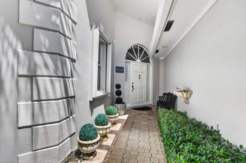 2 bedroom Single Family Residence at 7777 Travlers Tree Drive, Palms At Boca Pointe, Boca Raton — photo 2