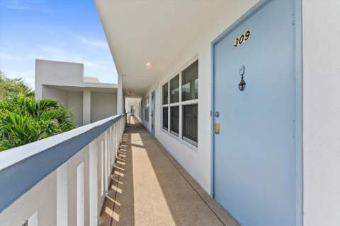309 Wellington M, West Palm Beach FL - photo 7 of 29