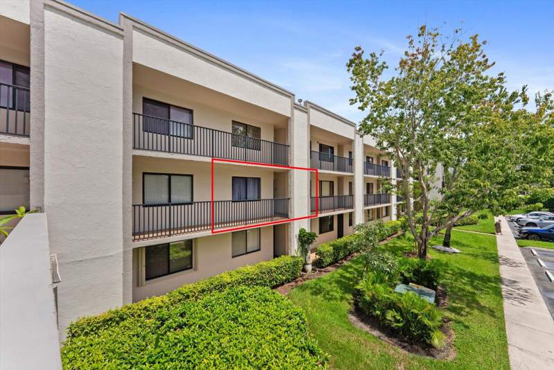 2 bedroom Condominium at 10634 W Clairmont Circle, Clairmont Condominium F, Tamarac — photo 4