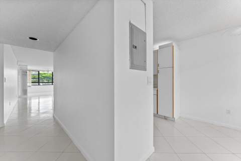 10634 W Clairmont Circle, Tamarac FL - photo 10 of 47