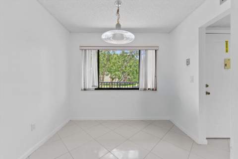 10634 W Clairmont Circle, Tamarac FL - photo 12 of 47
