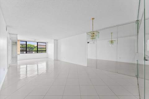 10634 W Clairmont Circle, Tamarac FL - photo 16 of 47