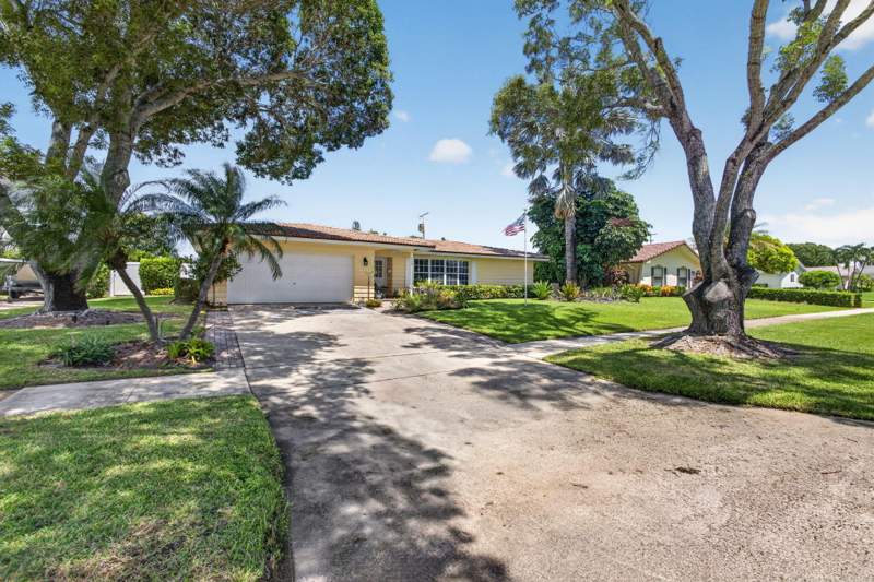 4 bedroom Single Family Residence at 119 Cruiser Road, Yacht Club, North Palm Beach — photo 4
