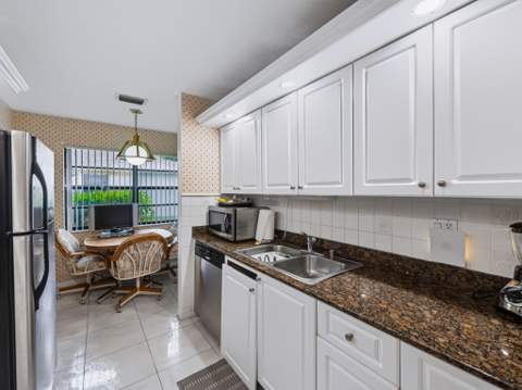 4948 Regina Court, West Palm Beach FL - photo 6 of 17