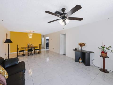 4948 Regina Court, West Palm Beach FL - photo 9 of 17