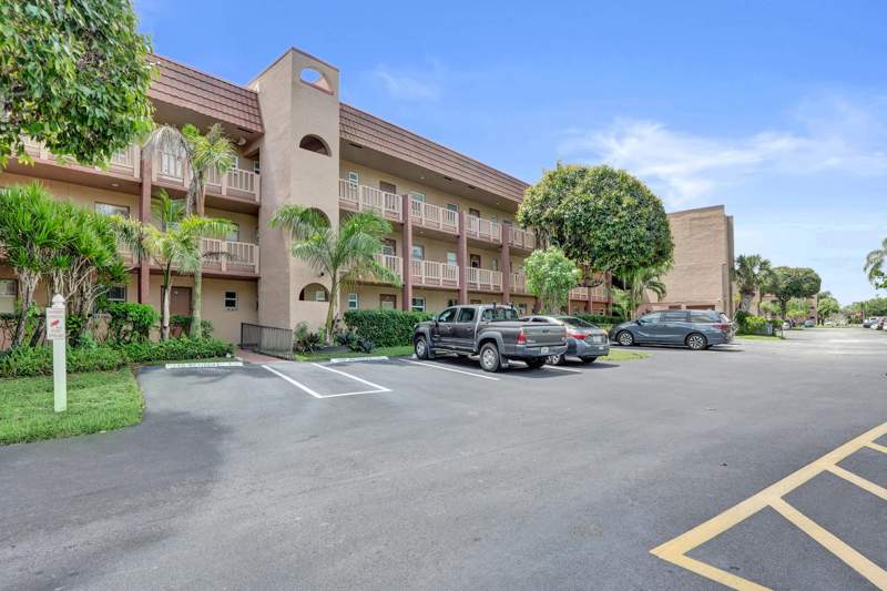 1 bedroom Condominium at 9540 Sunrise Lakes Boulevard #303, Sunrise Lakes 140 Condo, Sunrise — photo 2