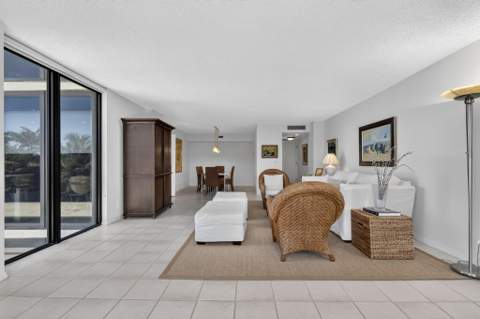 2220 S Ocean Boulevard #302, Delray Beach FL - photo 9 of 32