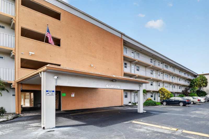 2 bedroom Condominium at 230 NE 26th Avenue #412, Village Royale On The Green Condo, Boynton Beach — photo 1