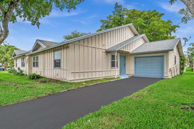 3 bedroom Villa at 6014 NW 78th Way, Waterside/Edgewater, Tamarac — photo 1
