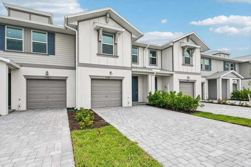 3 bedroom Townhouse at 13001 SW Forli Way, Central Park, Port St. Lucie — photo 3