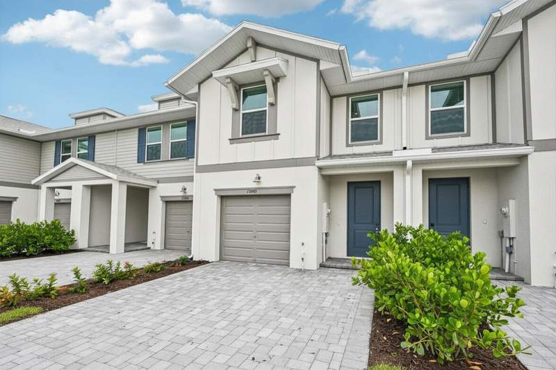 3 bedroom Townhouse at 13001 SW Forli Way, Central Park, Port St. Lucie — photo 4
