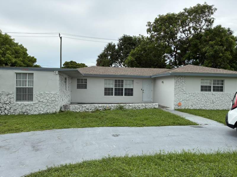 3 bedroom Single Family Residence at 3307 Auburn Boulevard, Melrose Park Section 2, Fort Lauderdale — photo 2