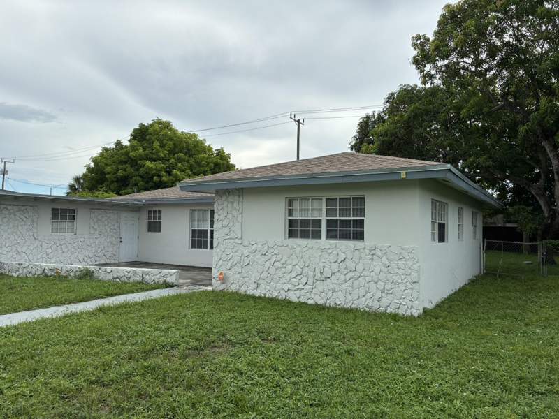 3 bedroom Single Family Residence at 3307 Auburn Boulevard, Melrose Park Section 2, Fort Lauderdale — photo 3