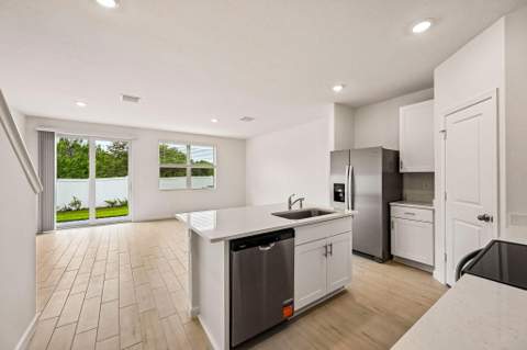 646 Salisbury Circle, Fort Pierce FL - photo 11 of 33
