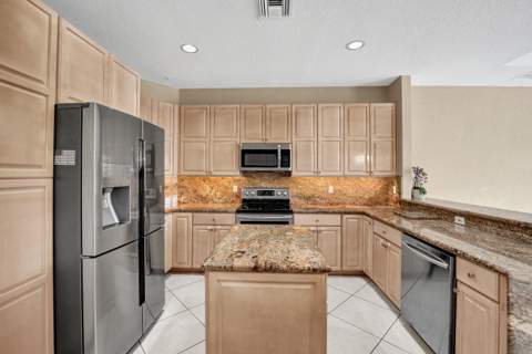 12571 Countryside Terrace, Cooper City FL - photo 15 of 68