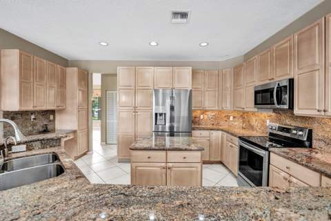 12571 Countryside Terrace, Cooper City FL - photo 16 of 68