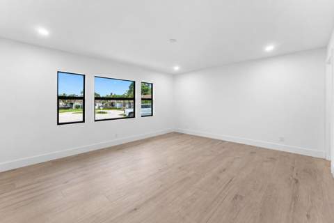 24 Russell Street, Tequesta FL - photo 15 of 20