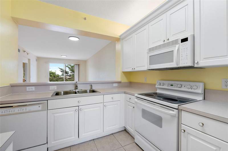 2 bedroom Condominium at 7765 Yardley Drive #403, Yardley Condominium E, Tamarac — photo 4