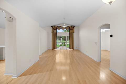 4977 Victoria Circle, West Palm Beach FL - photo 9 of 48