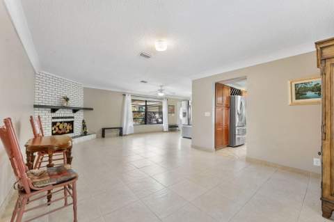 154 Santa Monica Avenue, Royal Palm Beach FL - photo 21 of 54