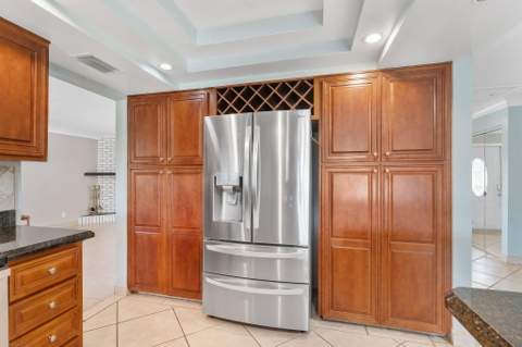 154 Santa Monica Avenue, Royal Palm Beach FL - photo 8 of 54
