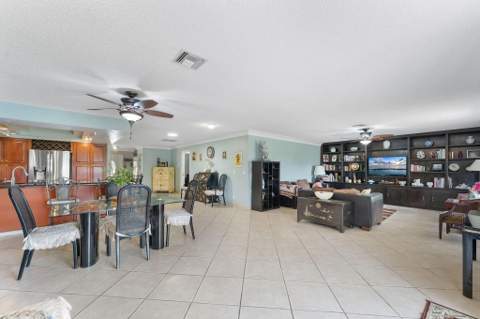 154 Santa Monica Avenue, Royal Palm Beach FL - photo 16 of 54