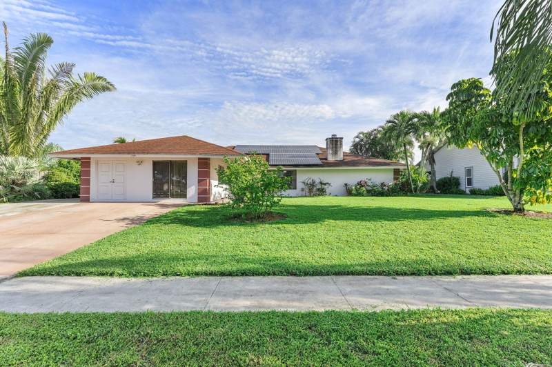 4 bedroom Single Family Residence at 154 Santa Monica Avenue, La Mancha 2, Royal Palm Beach — photo 4