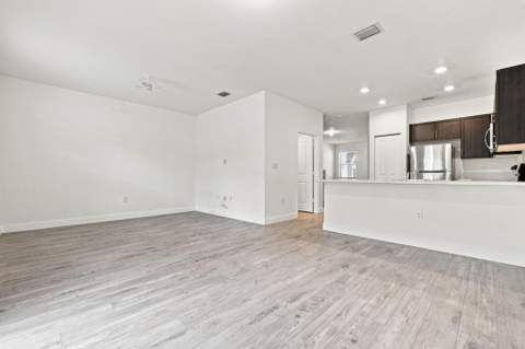1434 SW 54th Avenue, North Lauderdale FL - photo 12 of 31
