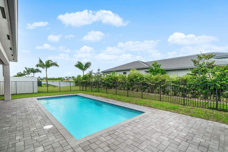 3 bedroom Single Family Residence at 9123 Red Robin Lane, Valencia Del Mar, Boynton Beach — photo 2