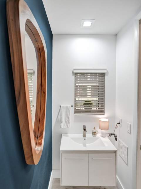 2633 NE 14th Avenue #103, Wilton Manors FL - photo 20 of 77