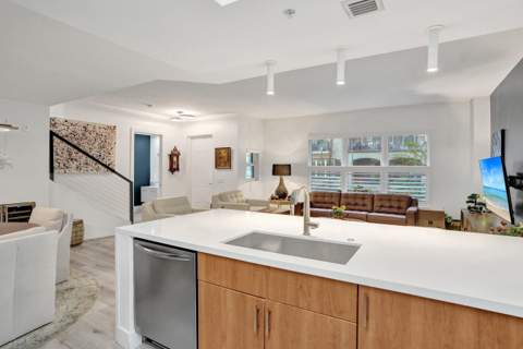 2633 NE 14th Avenue #103, Wilton Manors FL - photo 12 of 77