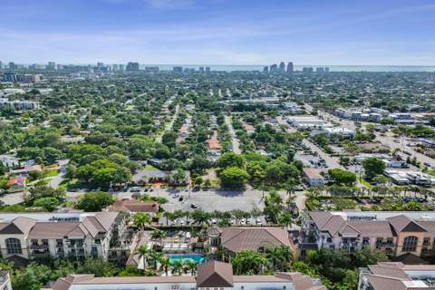 2633 NE 14th Avenue #103, Wilton Manors FL - photo 15 of 77