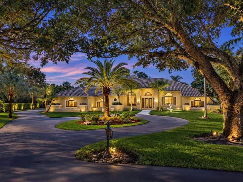 5 bedroom Single Family Residence at 7638 NW 51st Place, Whispering Woods, Coral Springs — photo 3
