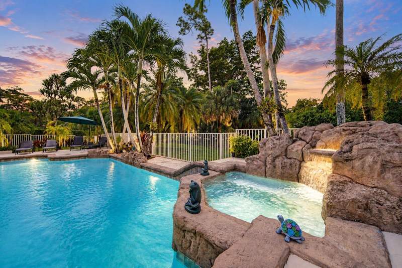 5 bedroom Single Family Residence at 7638 NW 51st Place, Whispering Woods, Coral Springs — photo 4