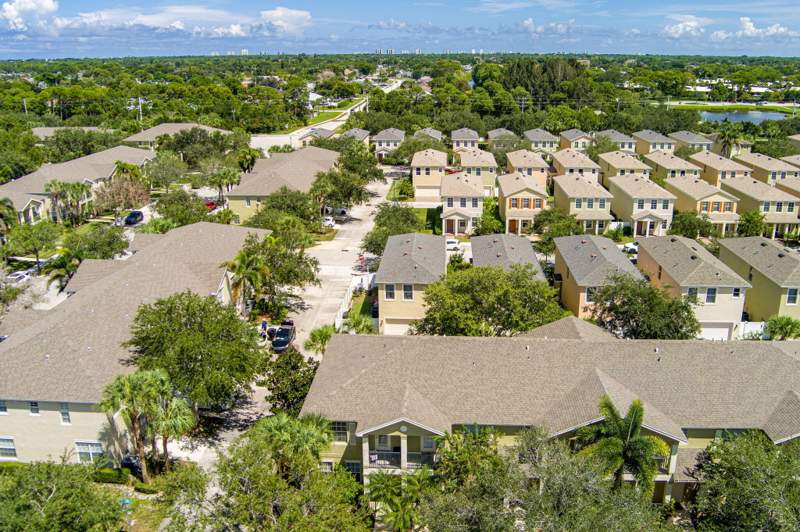 3 bedroom Townhouse at 2124 SE Grand Drive, East Lake Village No 3, Port St. Lucie — photo 5