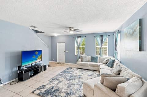 2124 SE Grand Drive, Port St. Lucie FL - photo 9 of 44