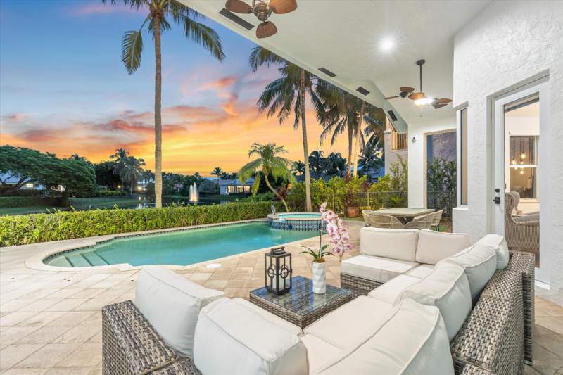 5 bedroom Single Family Residence at 10821 Blue Palm Street, Enclave 2nd Section, Plantation — photo 3