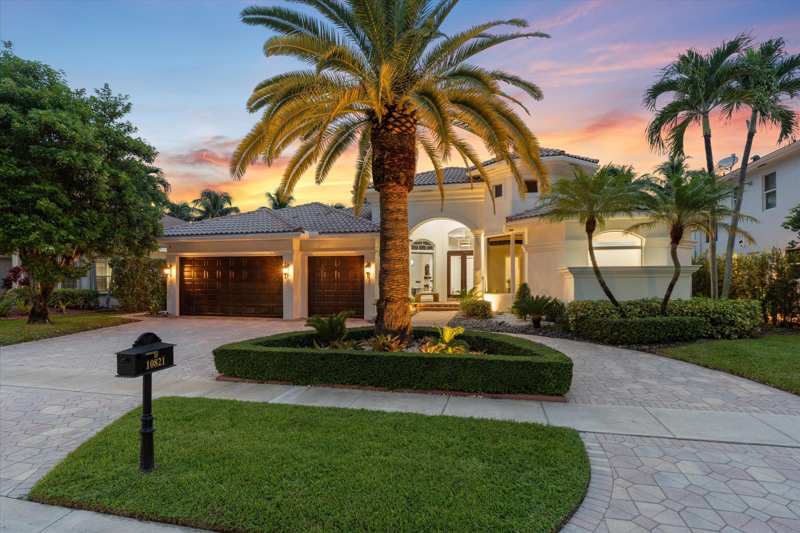 5 bedroom Single Family Residence at 10821 Blue Palm Street, Enclave 2nd Section, Plantation — photo 1