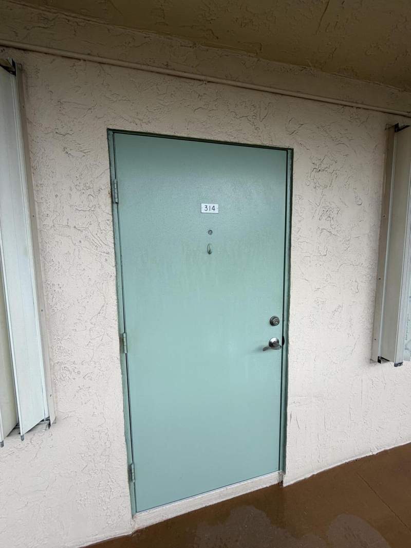 2 bedroom Condominium at 700 Village Green Court #314, Village Green Hampton Condo, Palm Springs — photo 2