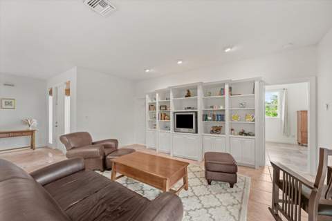 1211 Singer Drive, Singer Island FL - photo 6 of 40