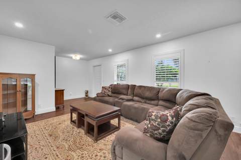 8412 NW 26th Drive, Coral Springs FL - photo 7 of 46