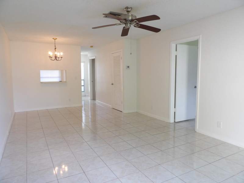 2 bedroom Villa at 5445 Glenda Street, Cypress Lakes 6-A, West Palm Beach — photo 4