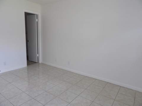 5445 Glenda Street, West Palm Beach FL - photo 10 of 42