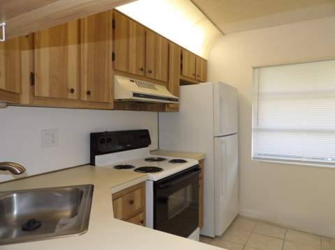 5445 Glenda Street, West Palm Beach FL - photo 8 of 42