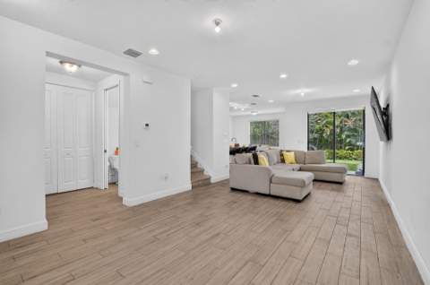 357 NW 36th Avenue, Pompano Beach FL - photo 8 of 43