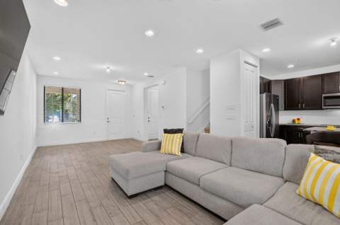 357 NW 36th Avenue, Pompano Beach FL - photo 12 of 43