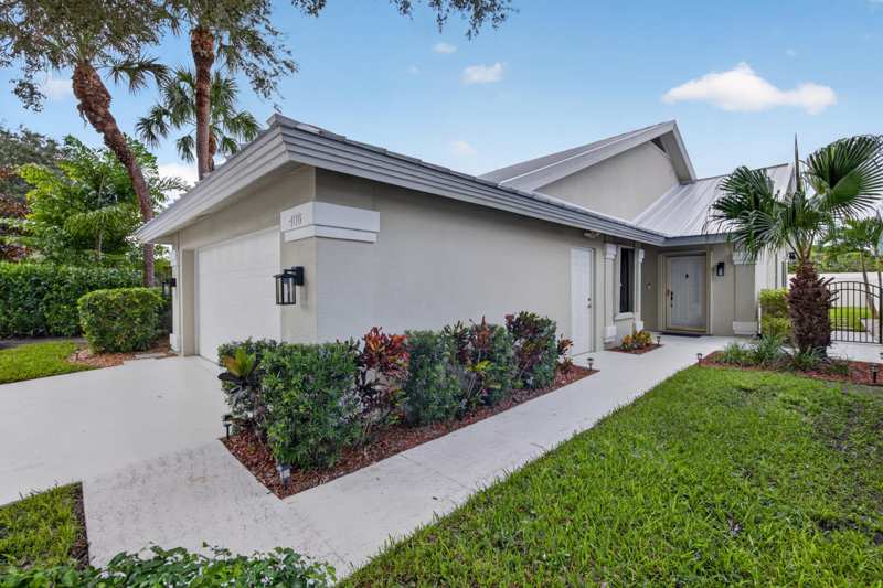 3 bedroom Single Family Residence at 406 River Edge Road, The Bluffs/River, Jupiter — photo 1