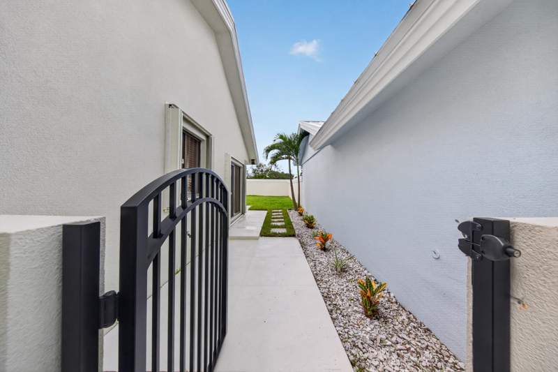 3 bedroom Single Family Residence at 406 River Edge Road, The Bluffs/River, Jupiter — photo 5
